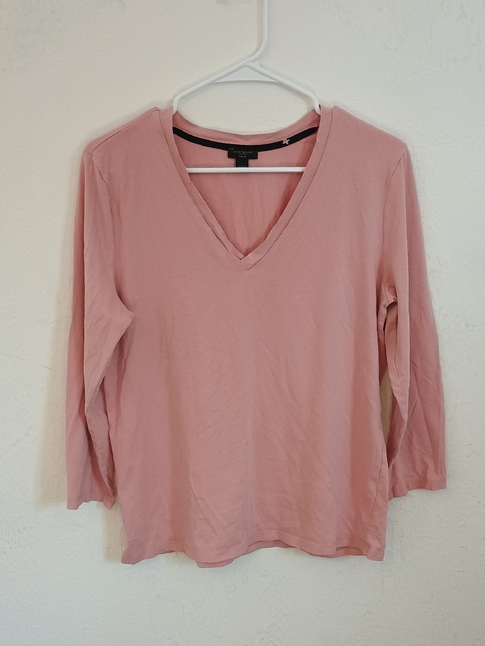 Ann Taylor Dusty Rose V-Neck Long Sleeve Top